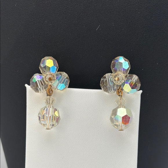 Beautiful vintage clear iridescent Aurora borealis bead dangle clip on earrings - Picture 1 of 9